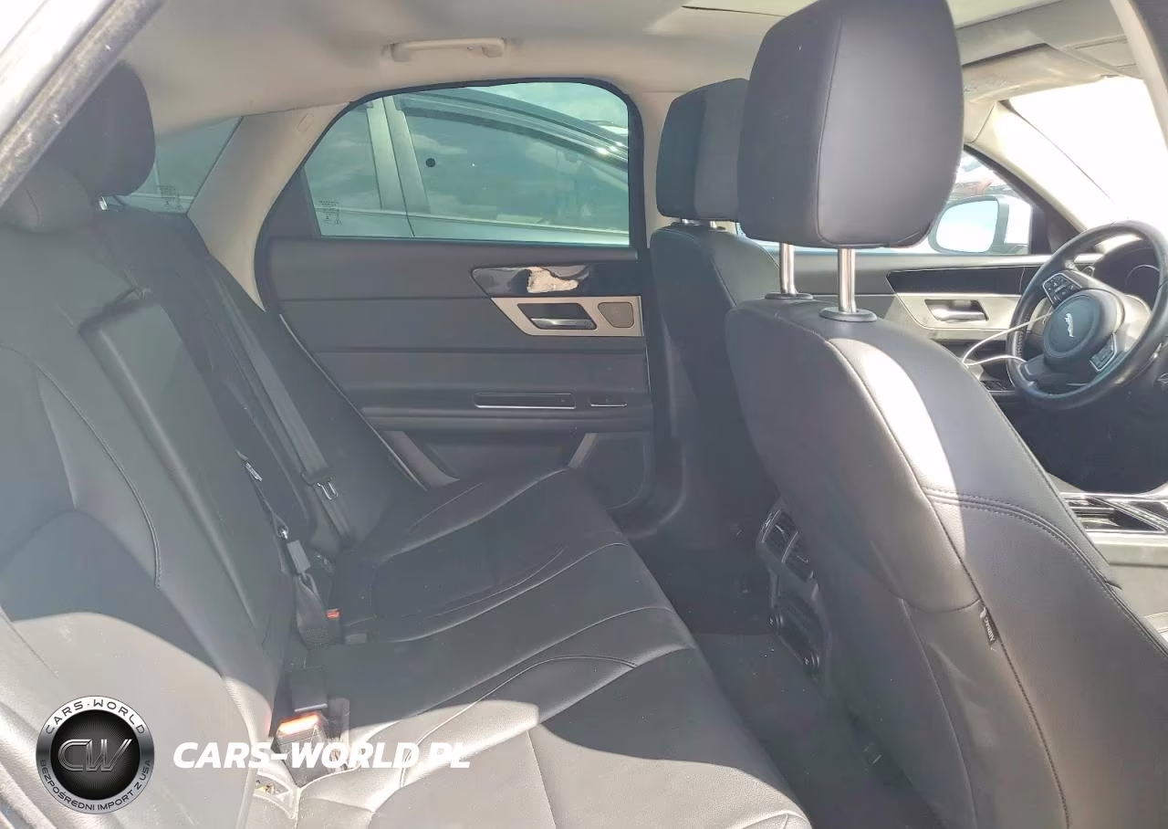 2018 Jagu Jaguar Xf 2Wd 4C 4D Sedan 25T VIN:SAJBR4FX7JCY70596 - 10