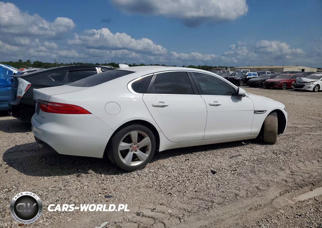 2018 Jagu Jaguar Xf 2Wd 4C 4D Sedan 25T VIN:SAJBR4FX7JCY70596 - 3