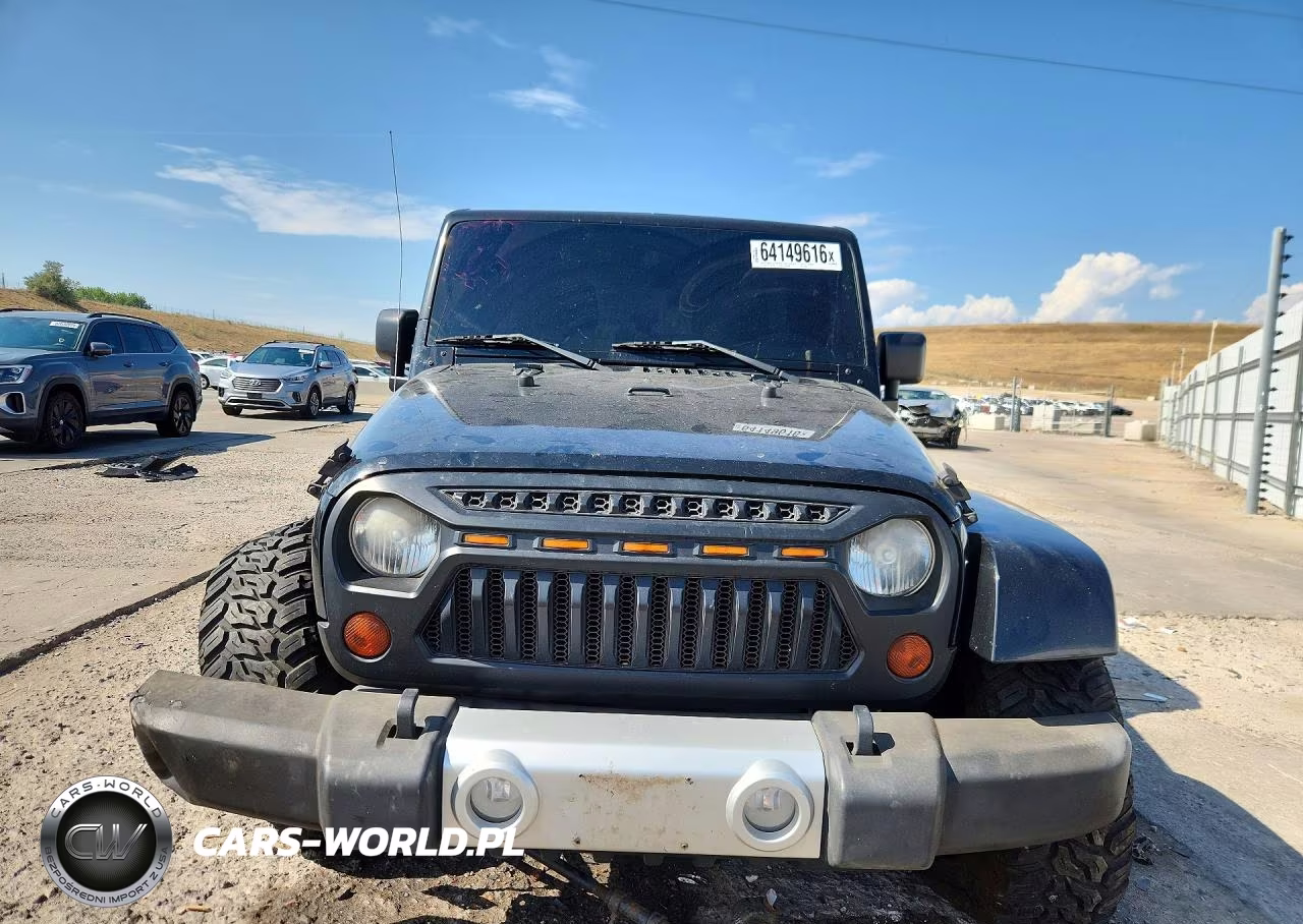 2011 Jeep Wrangler Unlimited Jeep 70Th Anniversary VIN:1J4HA7H17BL611984 - 5