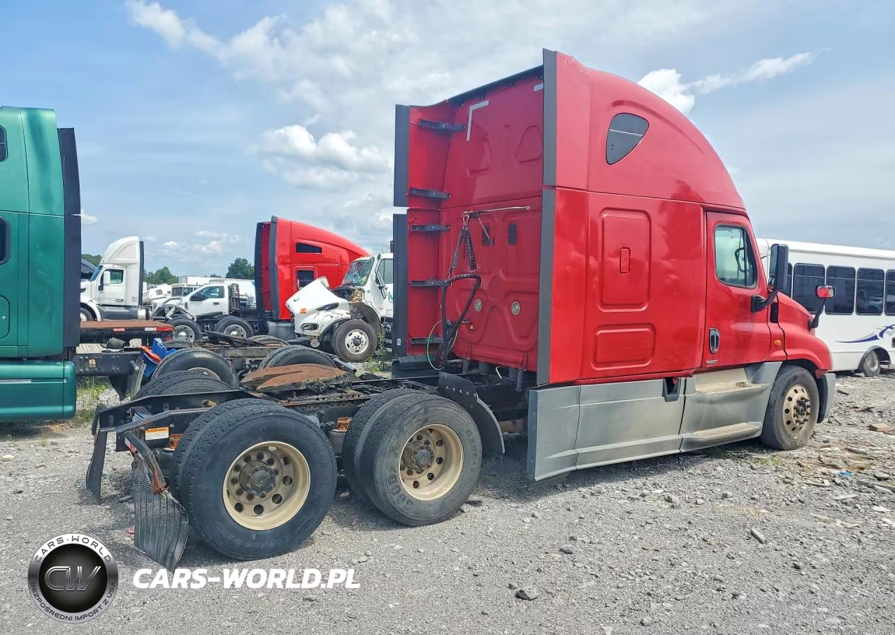 2015 Freightliner Cascadia 125 VIN:3AKJGLD56FSFP6870 - 3