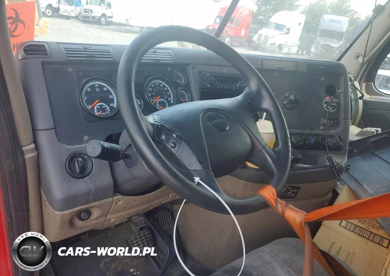 2015 Freightliner Cascadia 125 VIN:3AKJGLD56FSFP6870 - 8