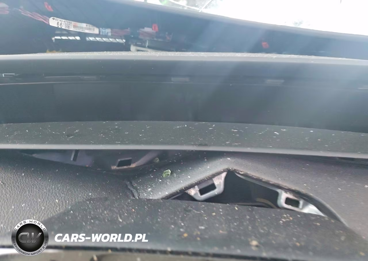 2021 Toyota Prius L Eco VIN:JTDKAMFU7M3146150 - 9