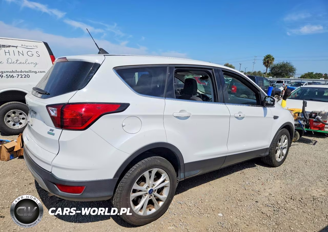 2019 Ford Escape Se VIN:1FMCU0GD0KUA20671 - 3