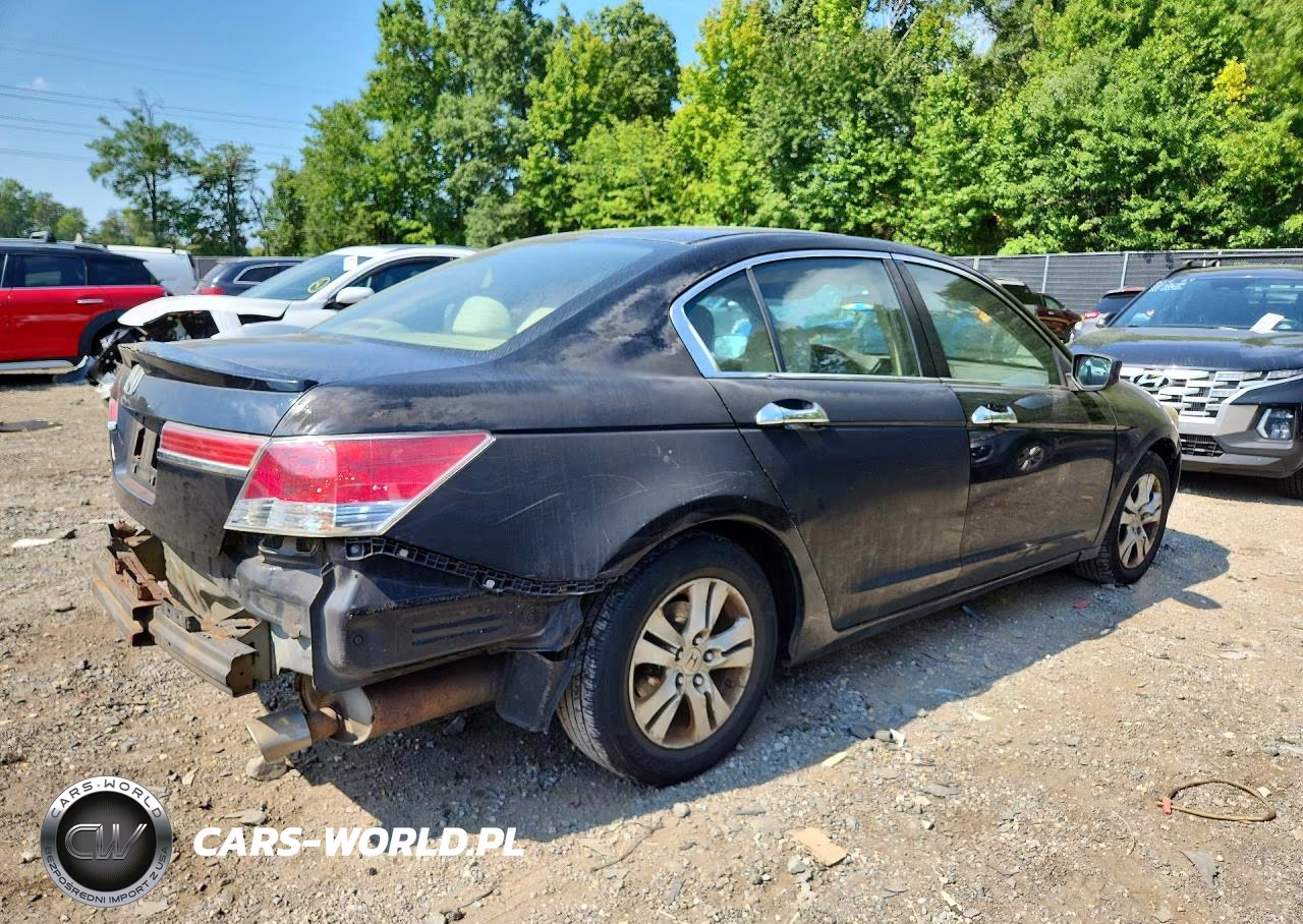 2010 Honda Accord Lxp VIN:1HGCP2F47AA144530 - 3