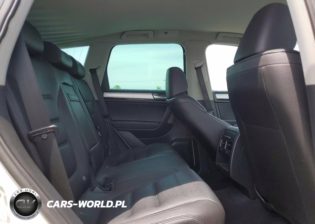 2011 Volkswagen Touareg V6 VIN:WVGFF9BP7BD000964 - 11
