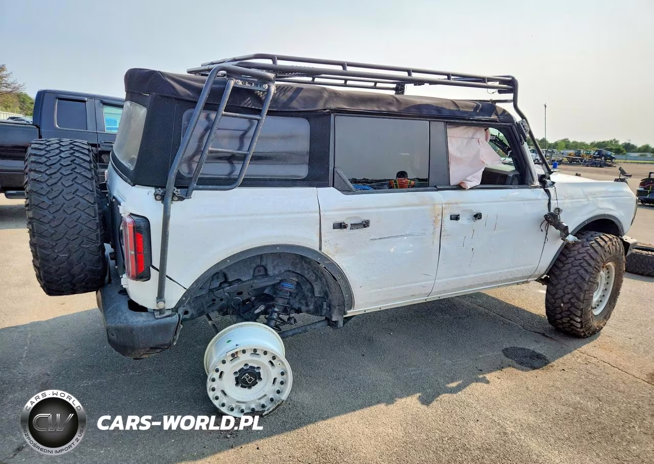 2023 Ford Bronco Base VIN:1FMEE5DP2PLA91143 - 3