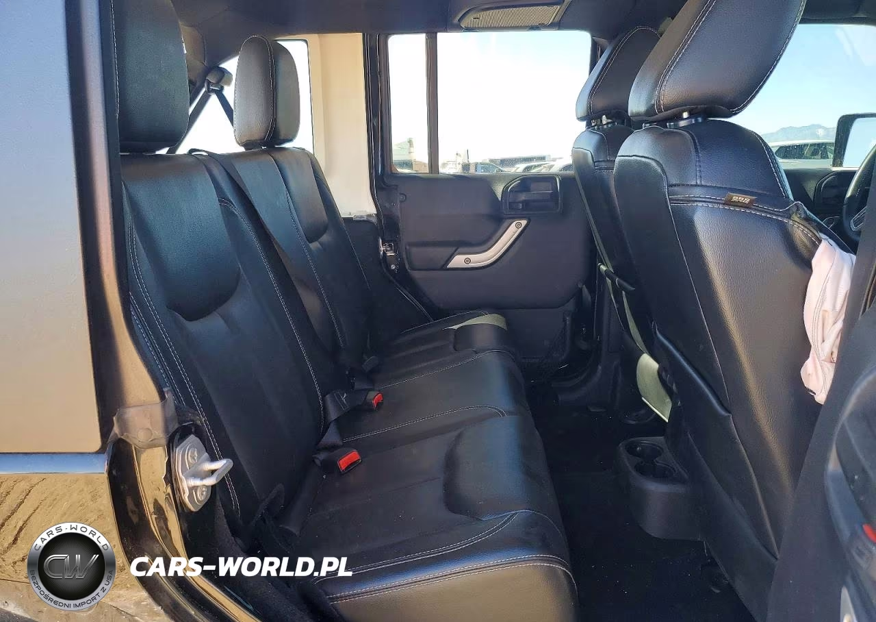 2015 Jeep Wrangler Unlimited Rubicon VIN:1C4HJWFG7FL553520 - 10