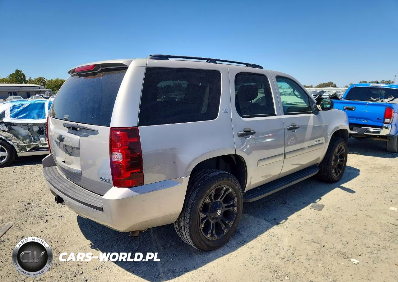 2008 Chevrolet Tahoe K1500 VIN:1GNFK13058J203744 - 3