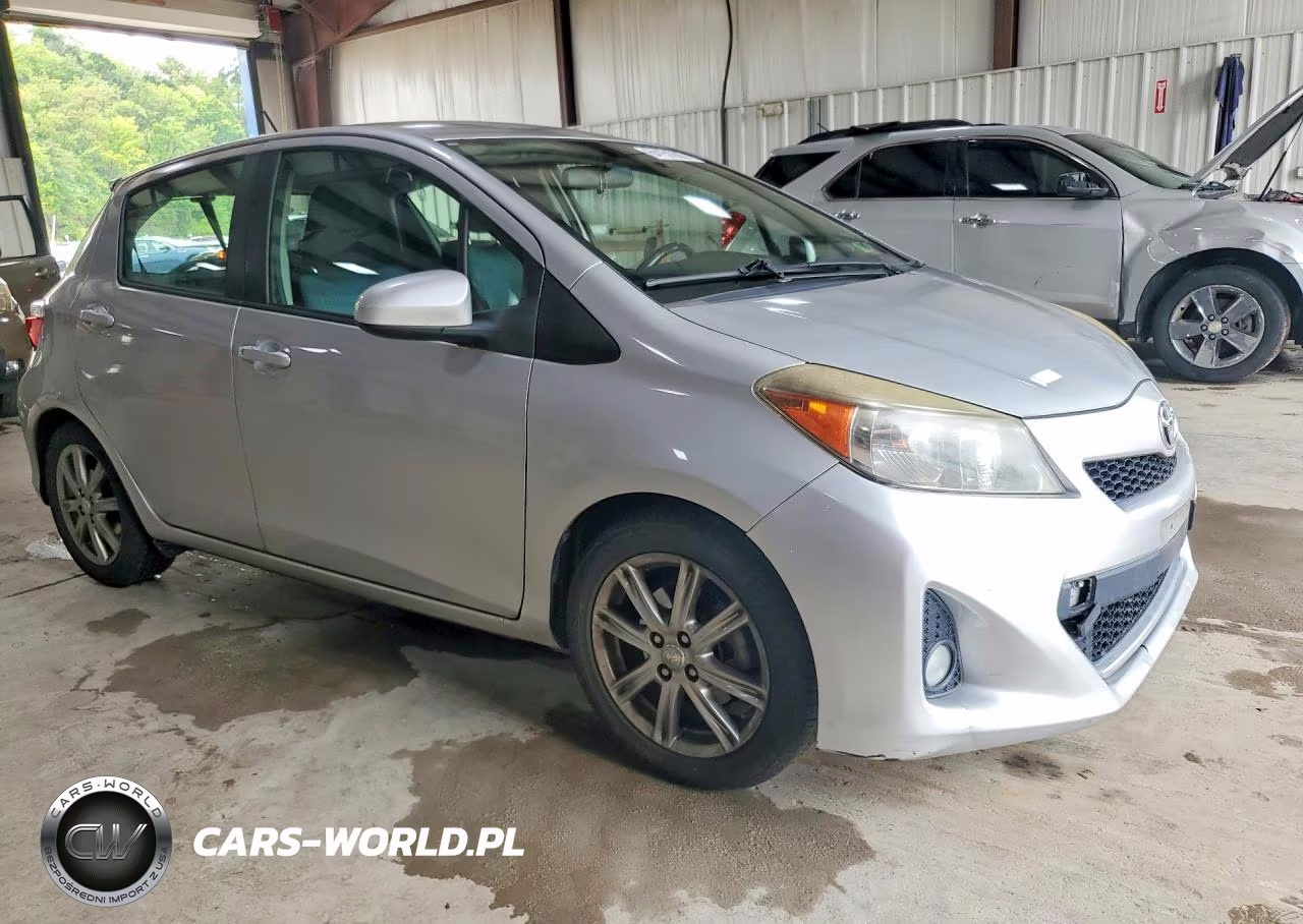 2012 Toyota Yaris 5-Door Se VIN:JTDKTUD30CD505979 - 4