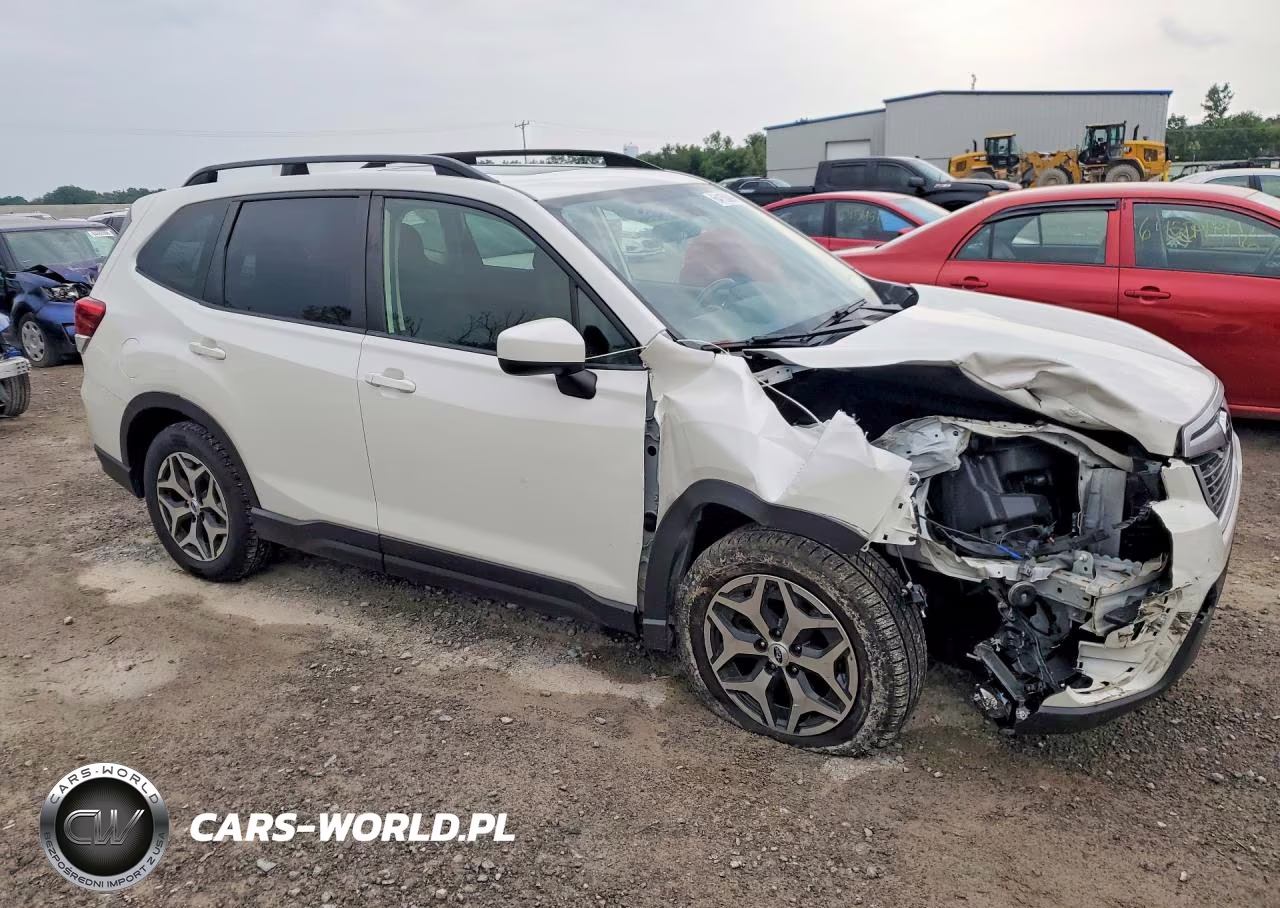 2020 Subaru Forester Premium VIN:JF2SKAJC1LH546704 - 4