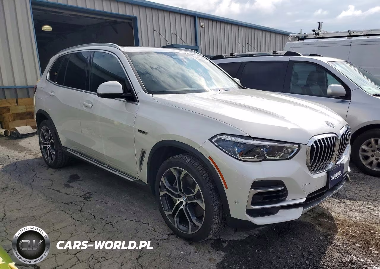 2022 BMW X5 xDrive45E VIN:5UXTA6C00N9L31560 - 4