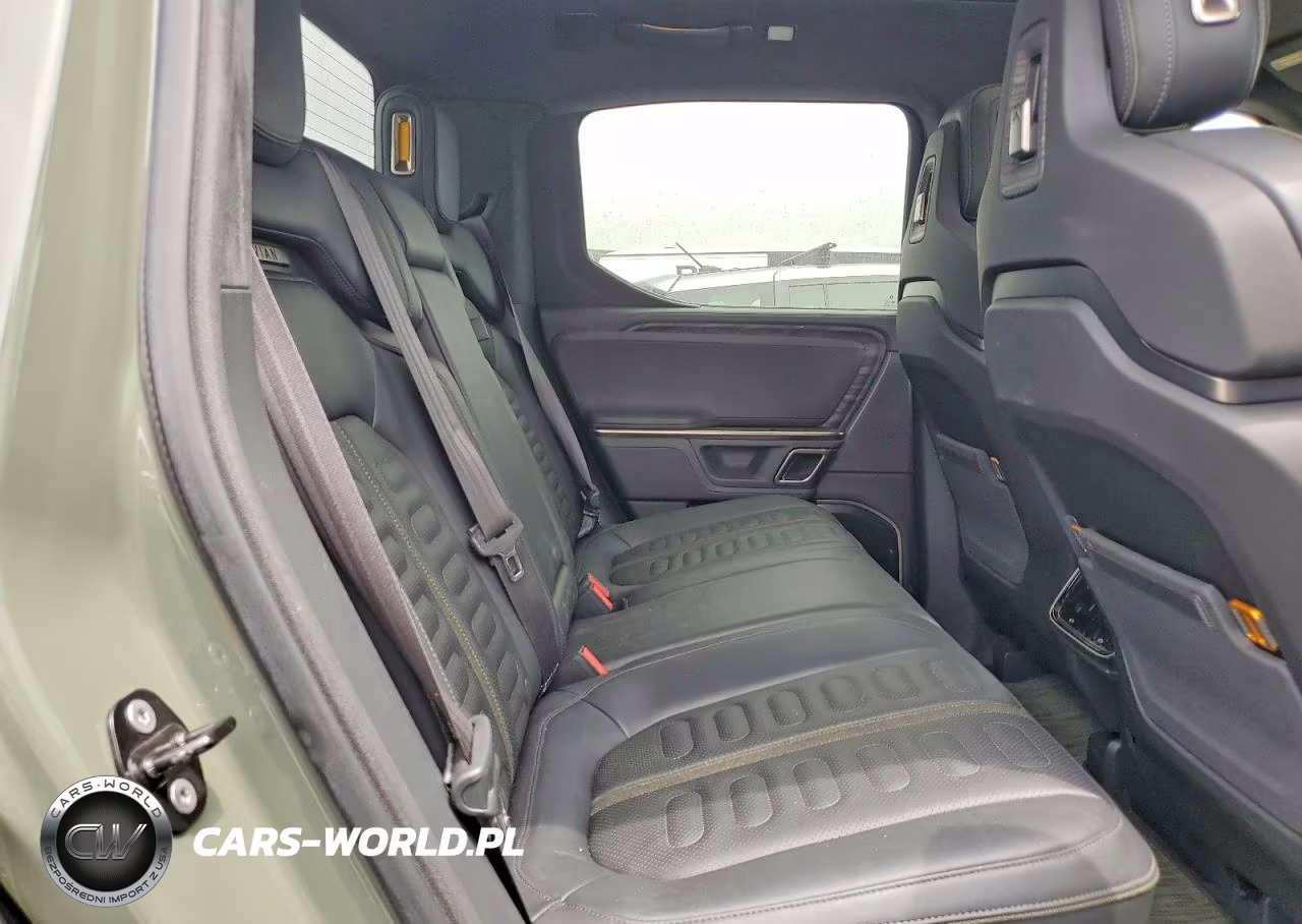 2022 Rivian R1T Launch Edition VIN:7FCTGAAL9NN004110 - 10