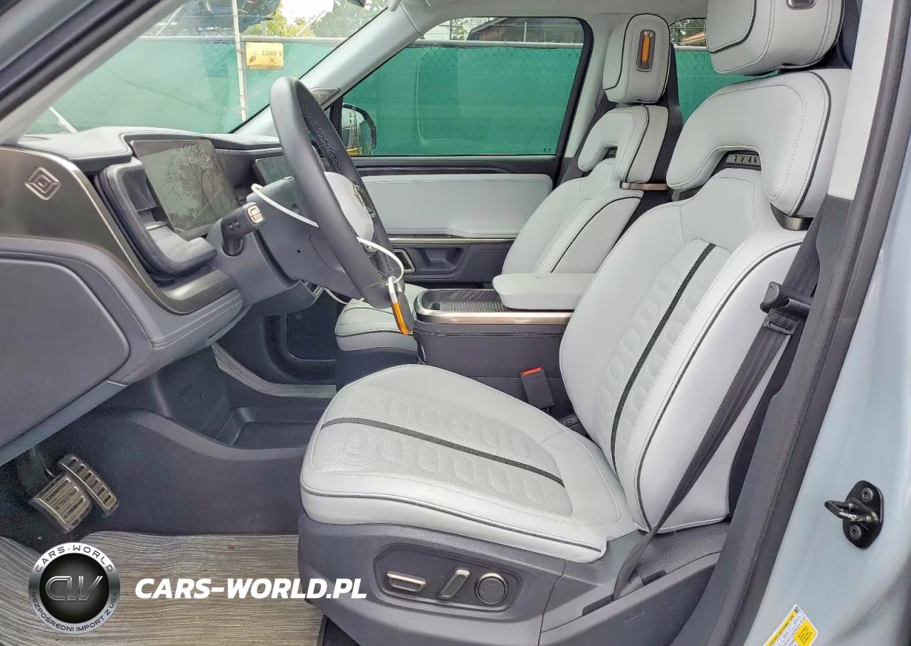 2023 Rivian R1S Adventure VIN:7PDSGABA0PN024532 - 7