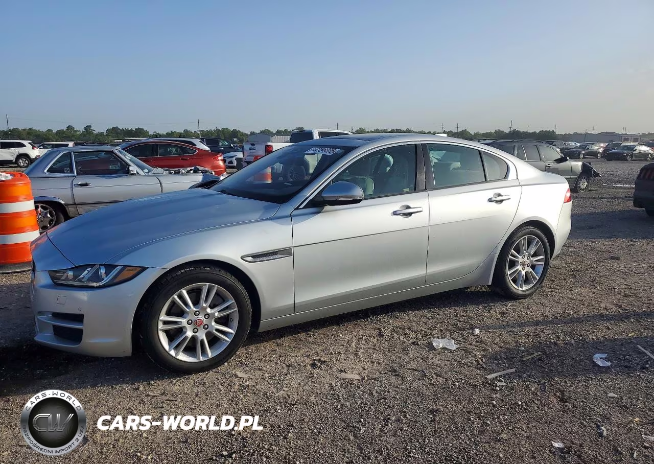 2017 Jaguar Xe Premium