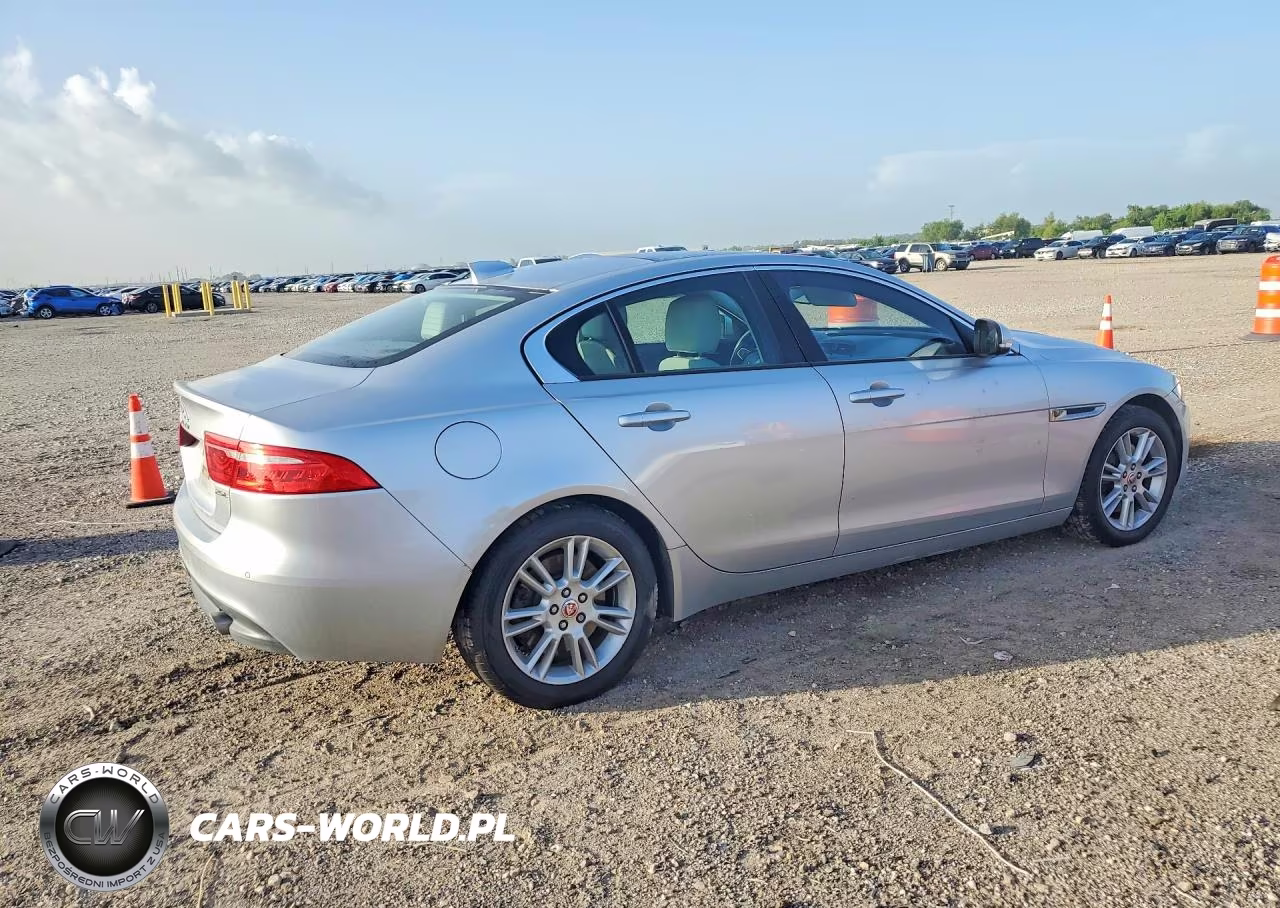 2017 Jaguar Xe Premium VIN:SAJAD4BG9HA973749 - 3