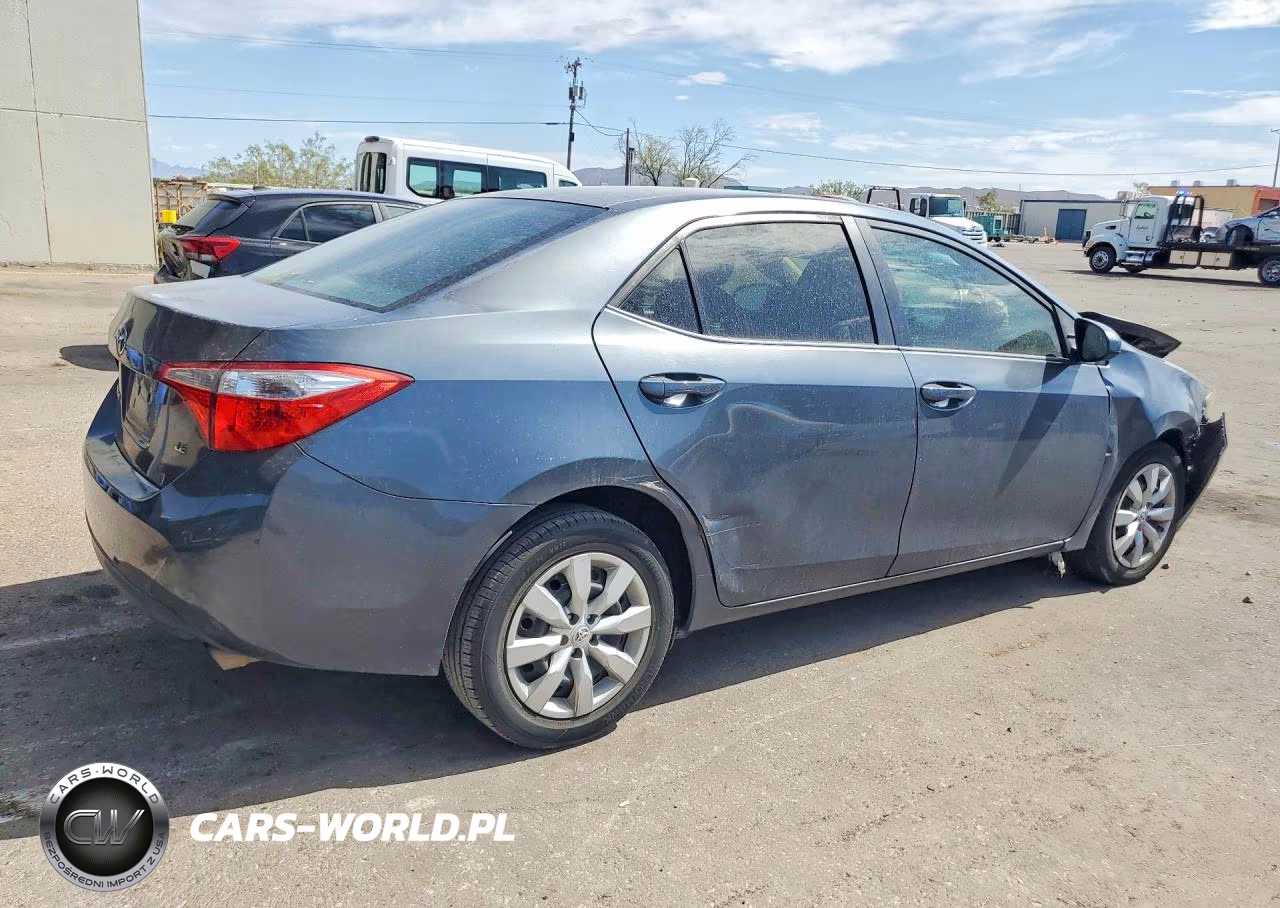 2016 Toyota Corolla Le VIN:5YFBURHE9GP525799 - 3