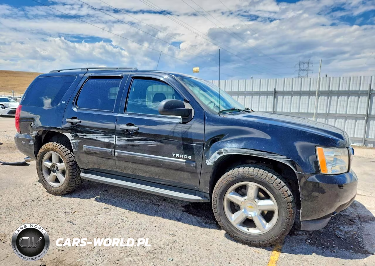 2008 Chevrolet Tahoe K1500 VIN:1GNFK13088J235992 - 4