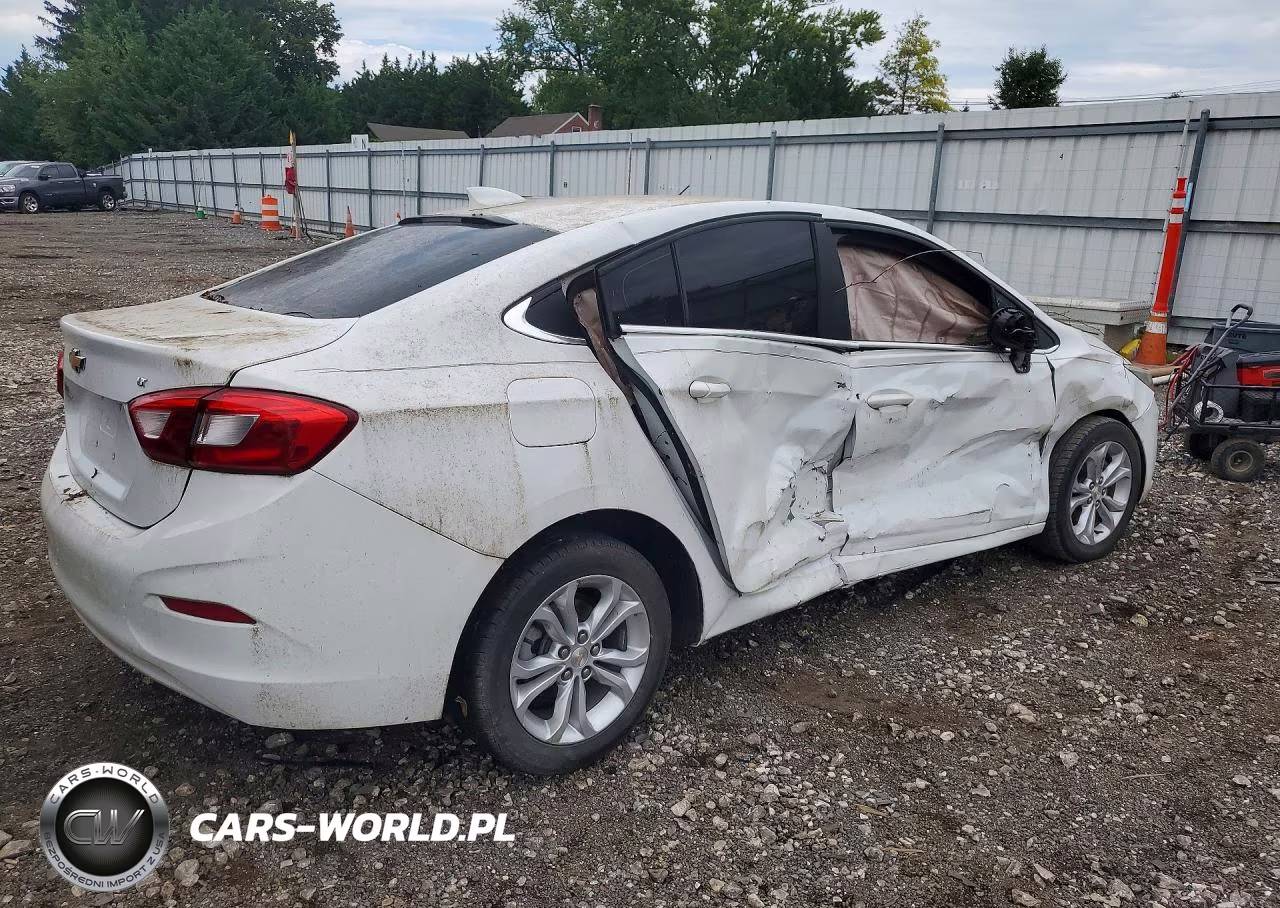 2019 Chevrolet Cruze Lt VIN:1G1BE5SM2K7121574 - 3
