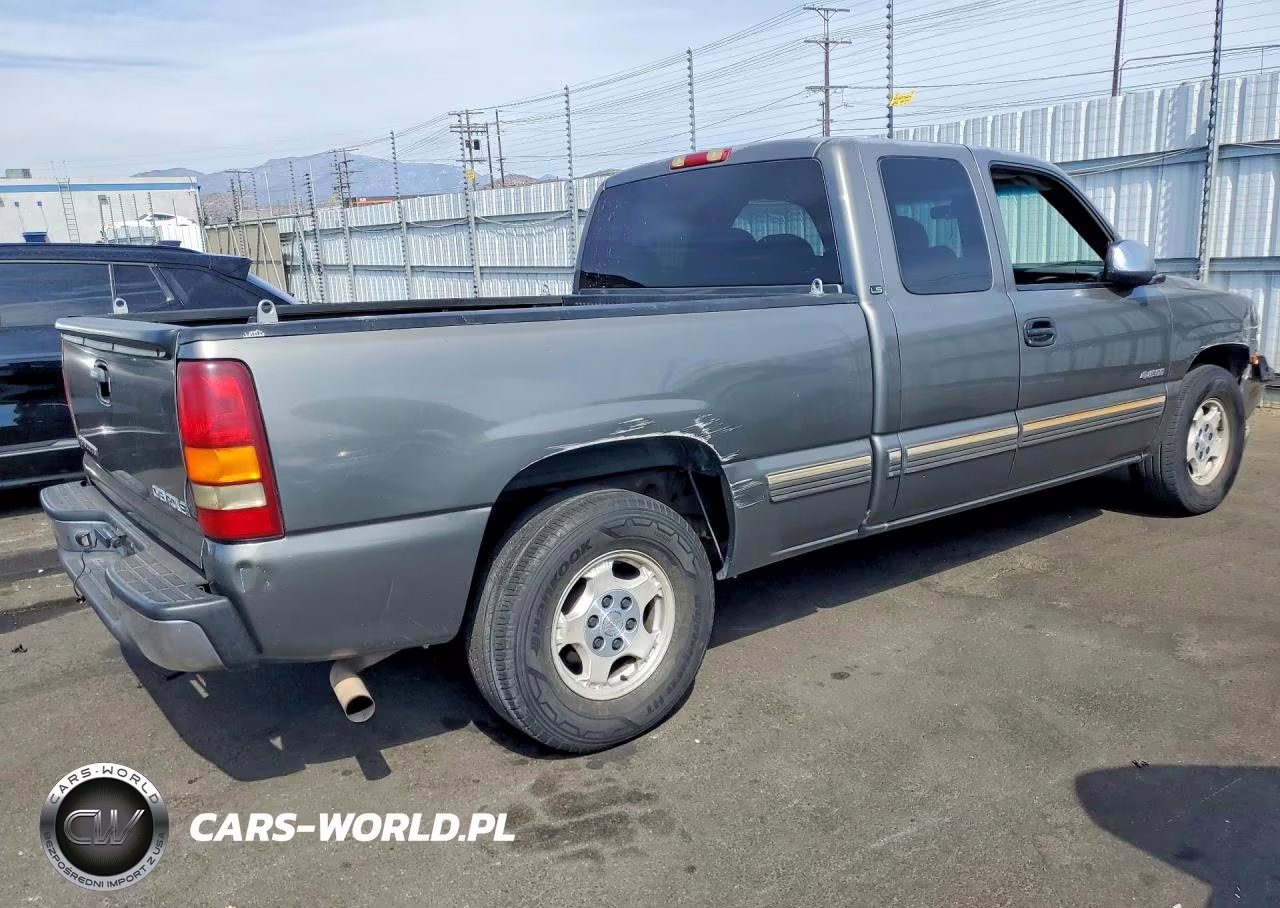 2002 Chevrolet Silverado C1500 VIN:2GCEC19V621330427 - 3
