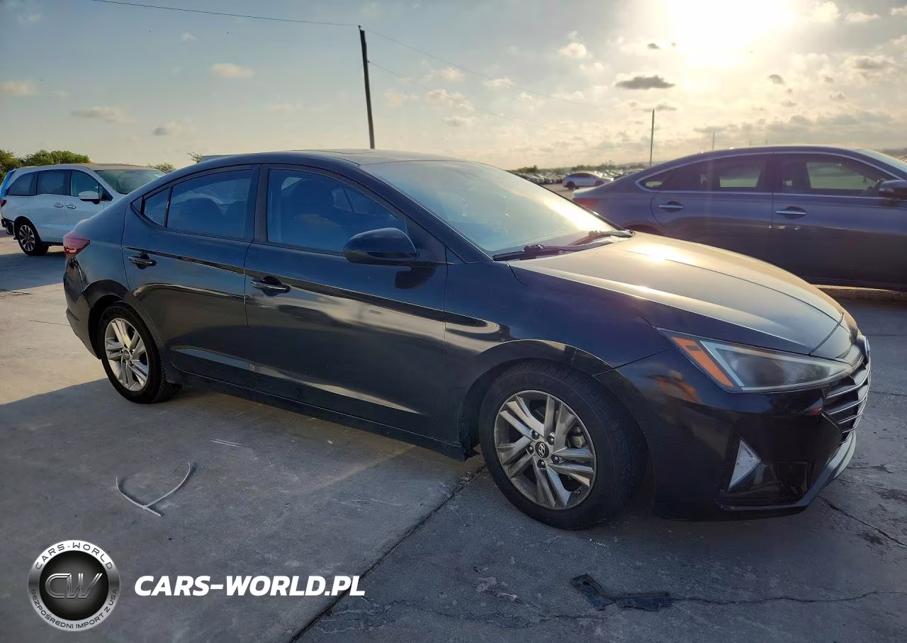 2019 Hyundai Elantra Value Edition VIN:KMHD84LFXKU784129 - 4