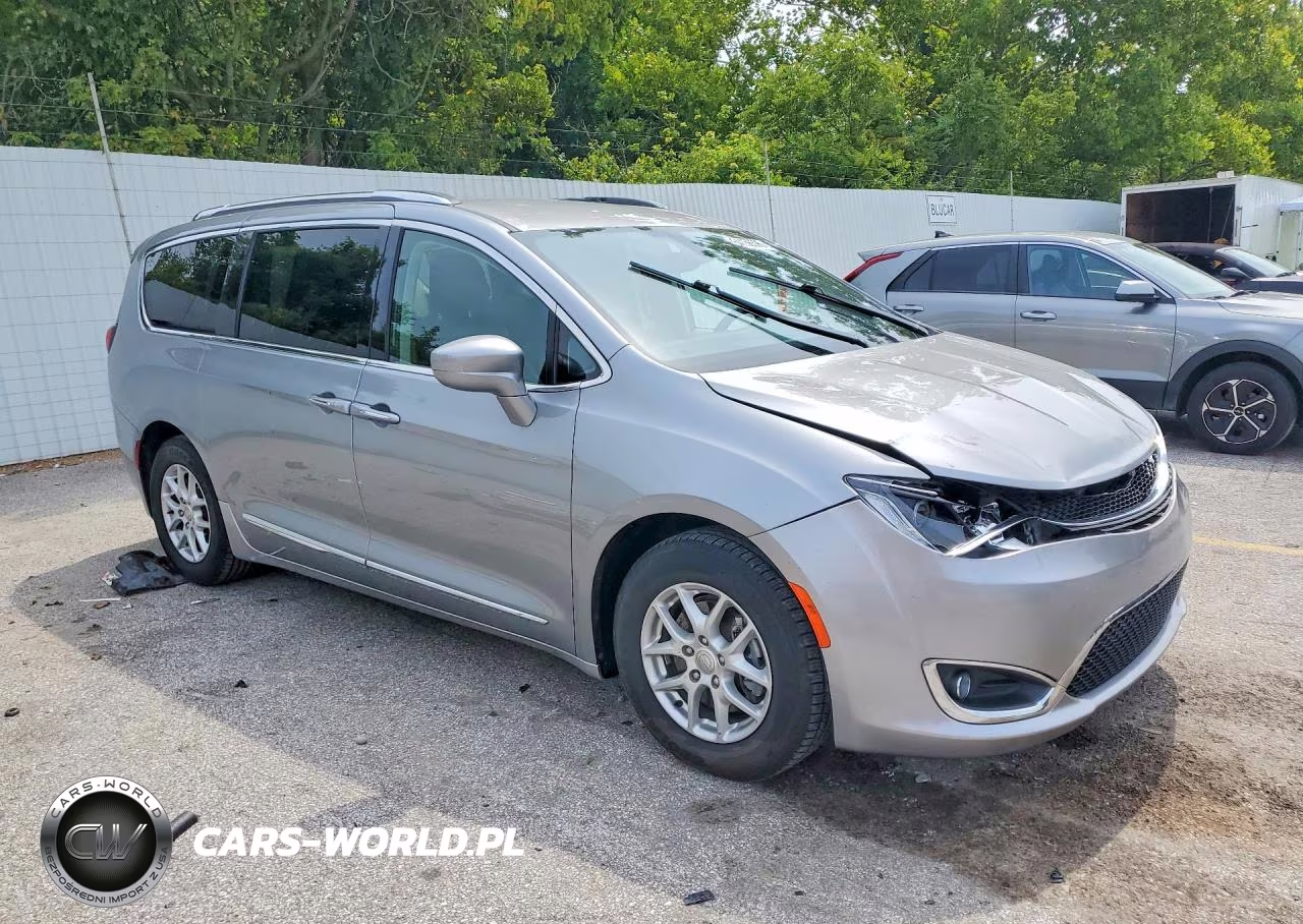 2020 Chrysler Pacifica Touring L VIN:2C4RC1BG3LR268663 - 4