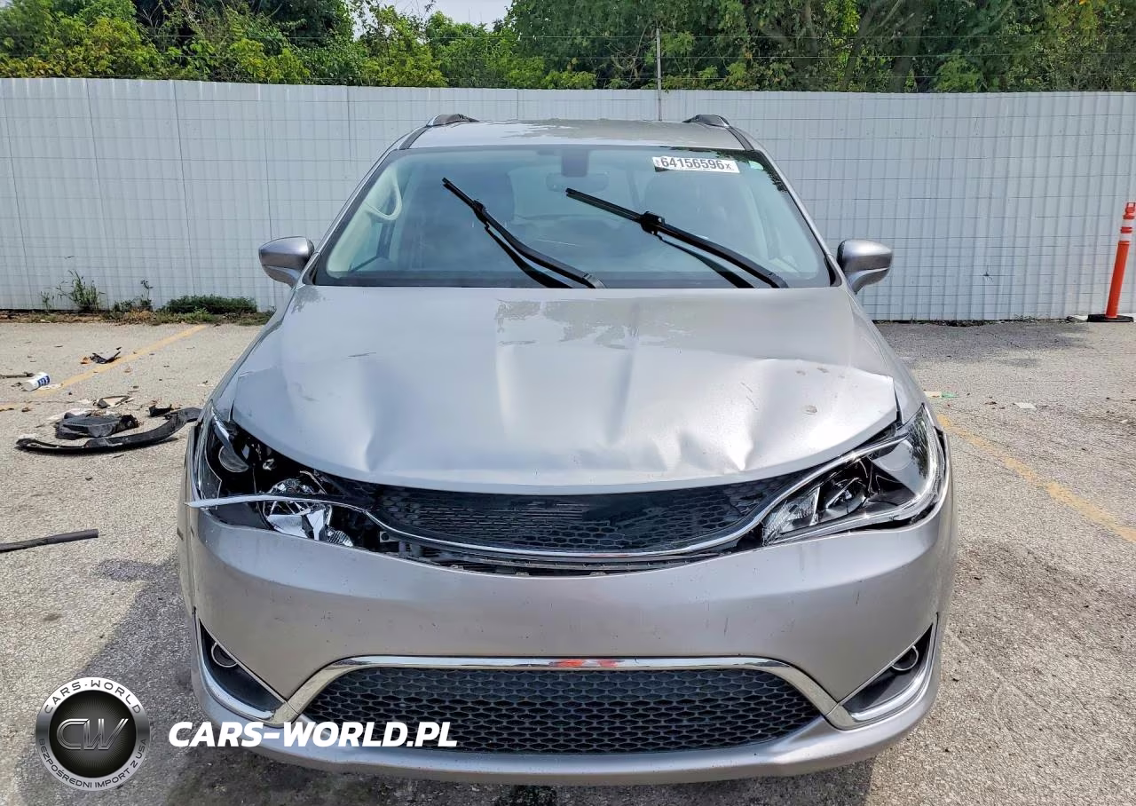 2020 Chrysler Pacifica Touring L VIN:2C4RC1BG3LR268663 - 5