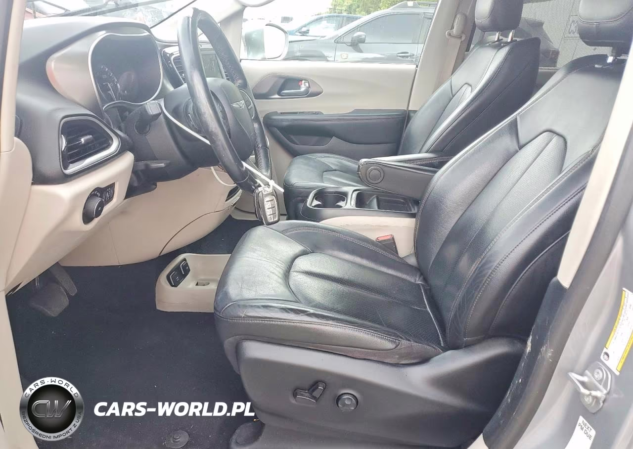 2020 Chrysler Pacifica Touring L VIN:2C4RC1BG3LR268663 - 7