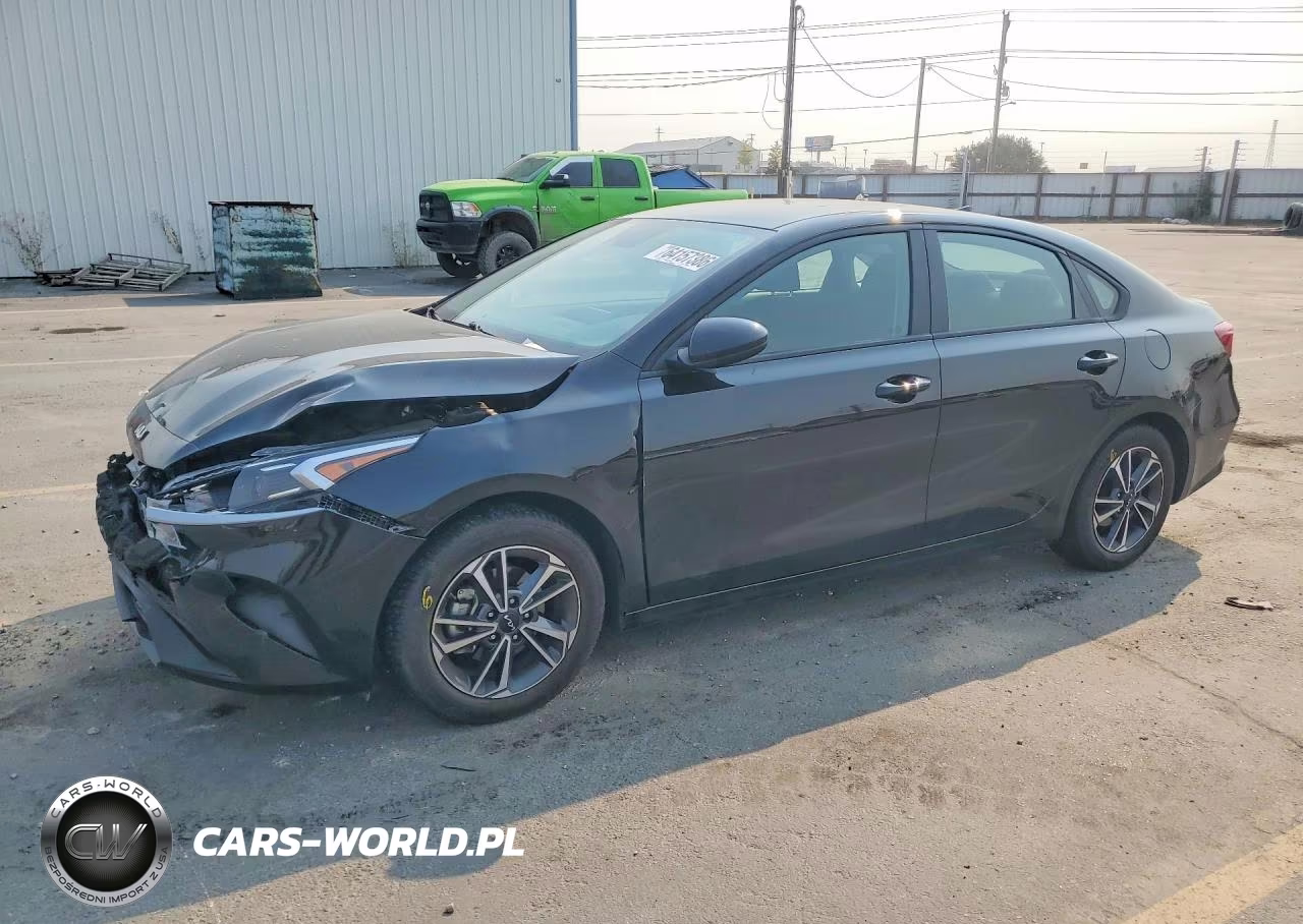 2023 Kia Forte Lxs – zdjęcie 1 z 12
