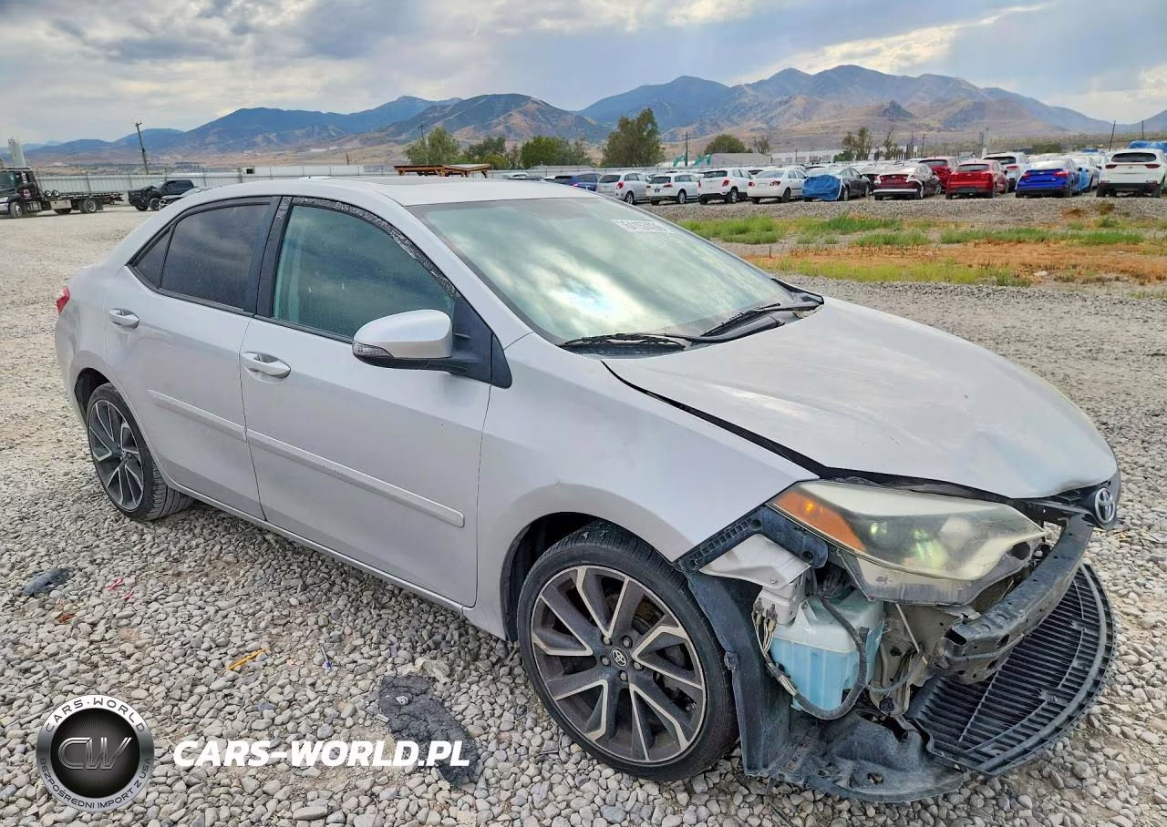 2015 Toyota Corolla S Plus VIN:5YFBURHE8FP211298 - 4