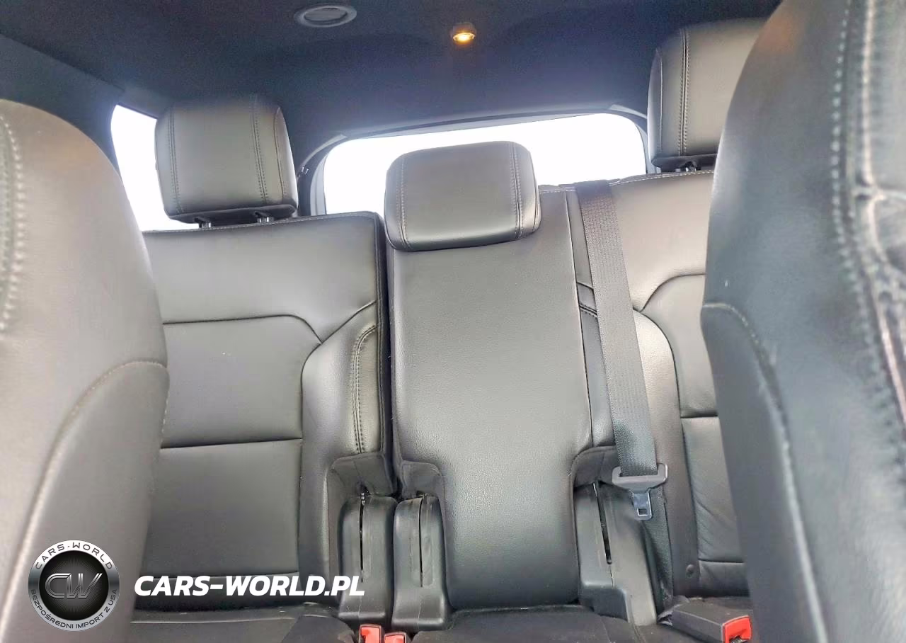 2018 Ford Explorer Xlt VIN:1FM5K8D8XJGC83736 - 10