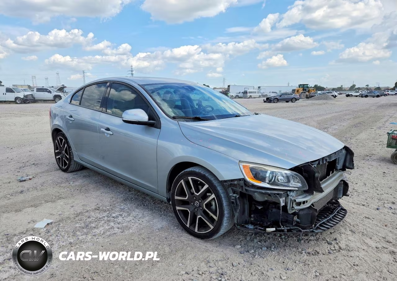 2017 Volvo S60 VIN:YV126MFL1H2435894 - 4