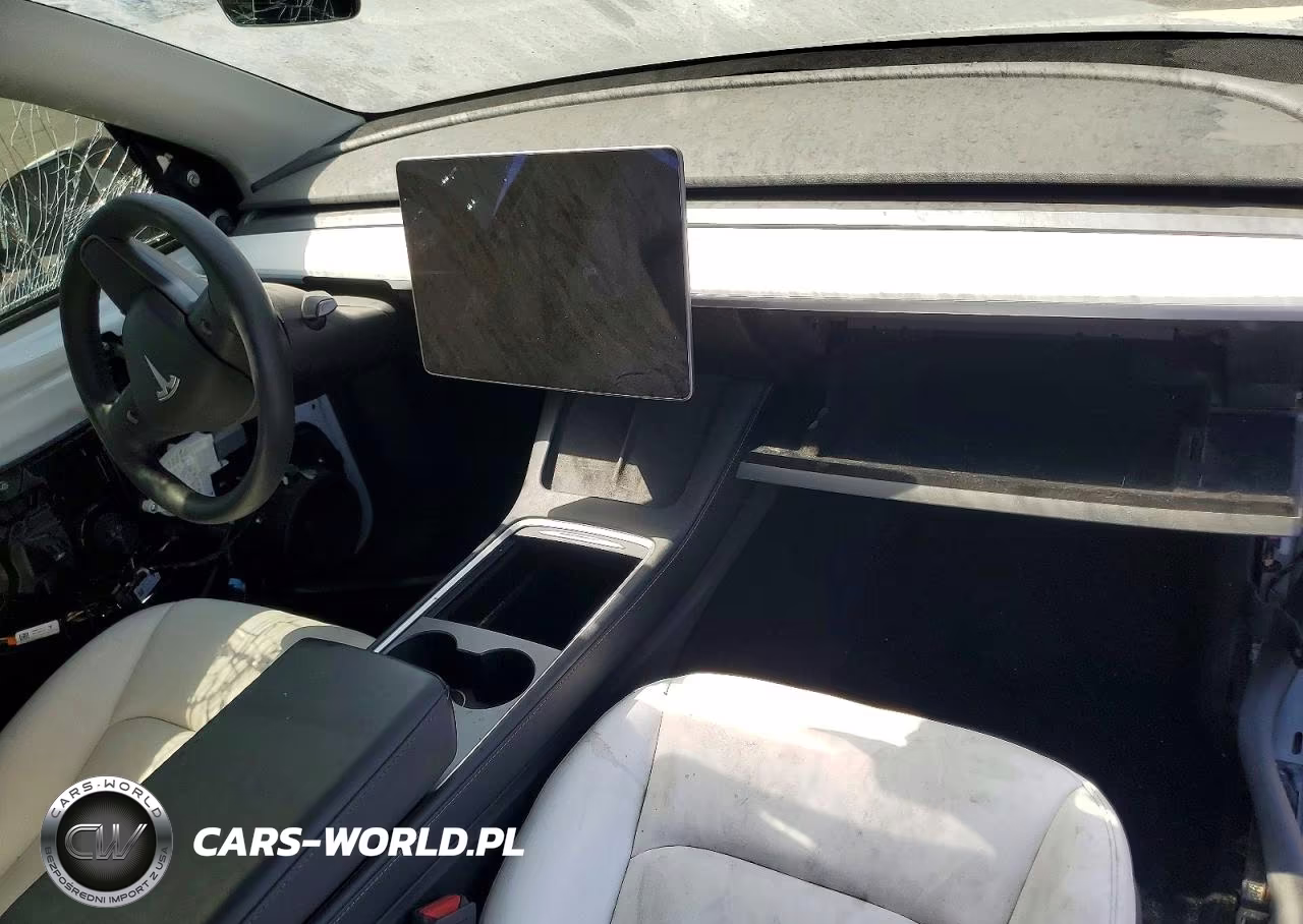 2021 Tesla Model Y VIN:5YJYGDEE5MF267801 - 8