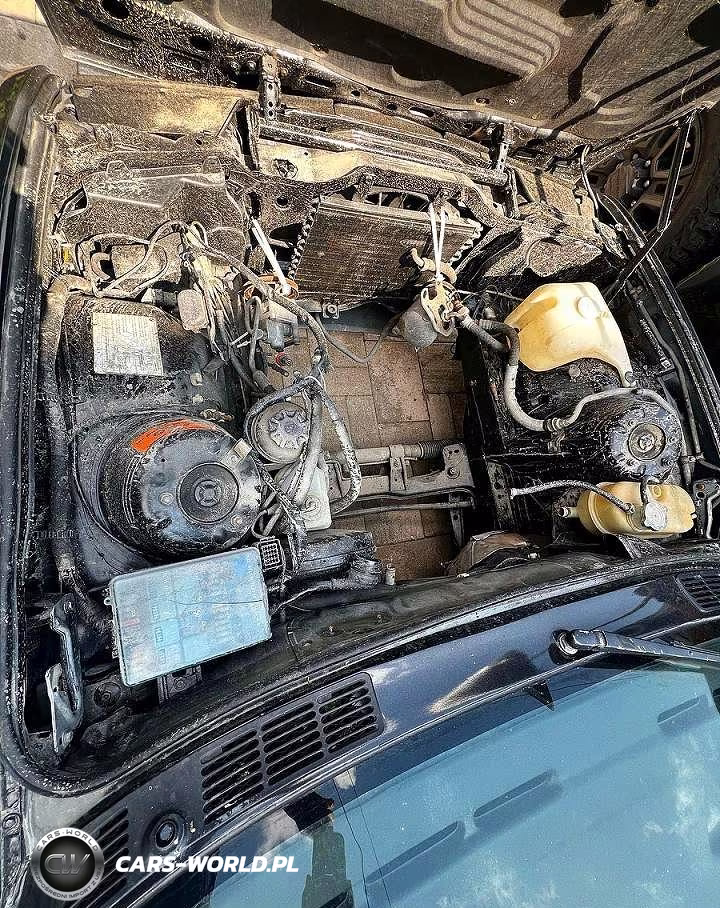 1988 BMW M3 VIN:WBSAK0308J2196598 - 7