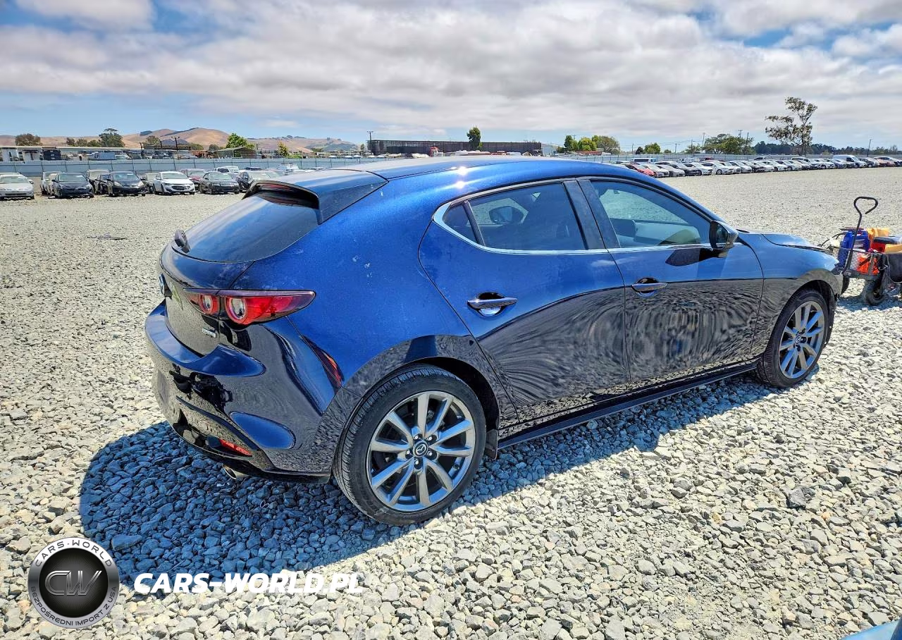 2022 Mazda 3 Select VIN:JM1BPAKL1N1515625 - 3