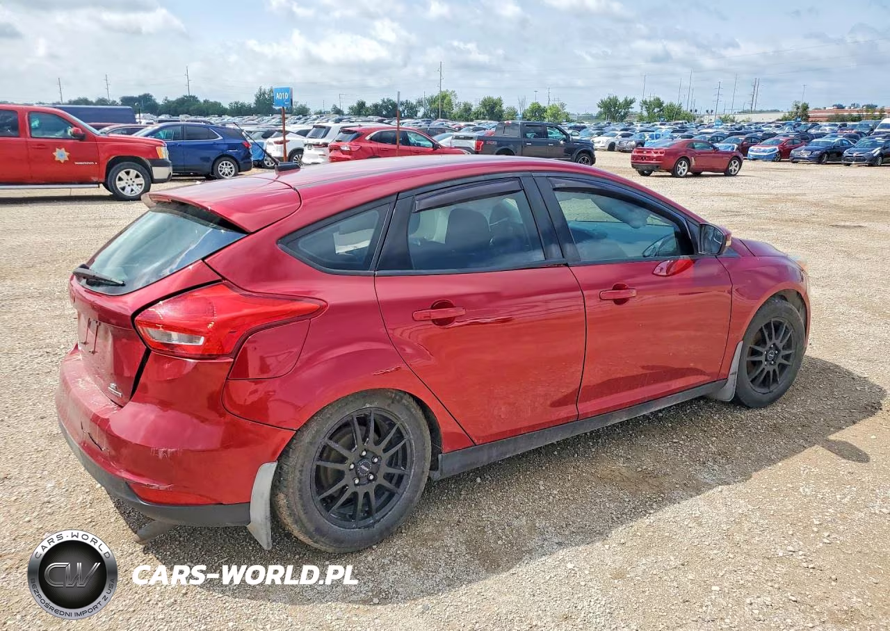 2016 Ford Focus Se VIN:1FADP3K23GL314110 - 3