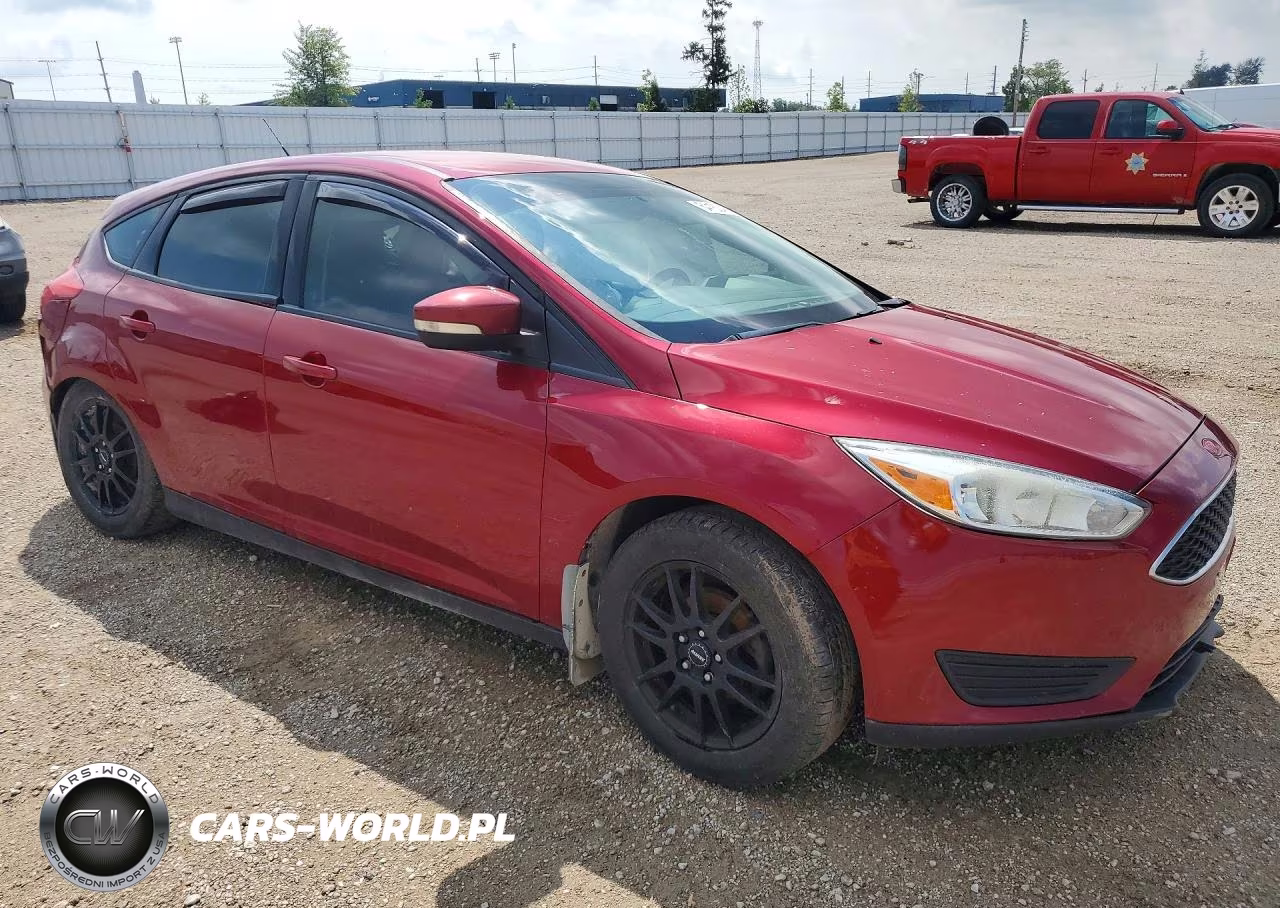 2016 Ford Focus Se VIN:1FADP3K23GL314110 - 4