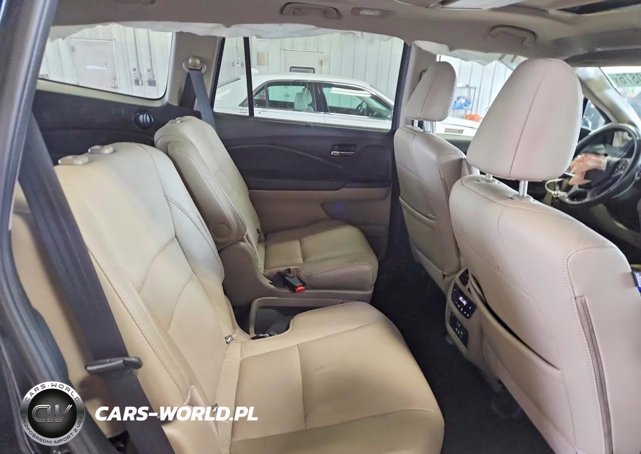 2020 Honda Pilot Elite VIN:5FNYF6H08LB028689 - 11