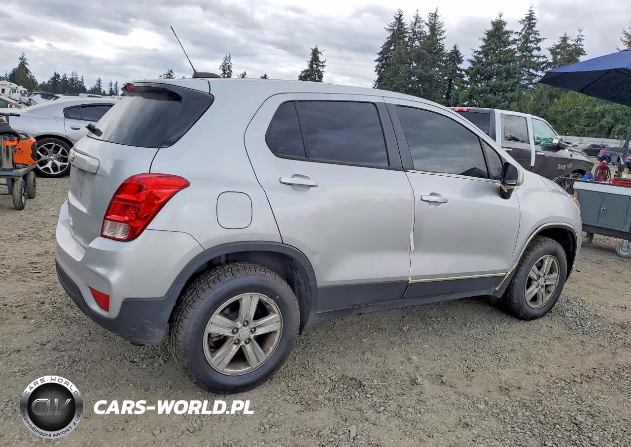 2019 Chevrolet Trax Ls VIN:3GNCJNSB5KL377975 - 3