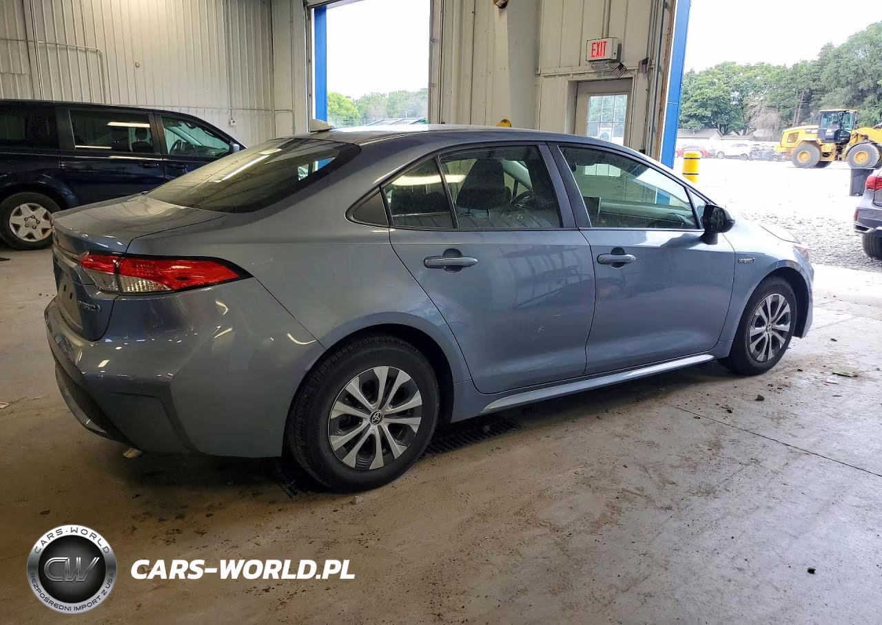 2020 Toyota Corolla Le VIN:JTDEBRBE5LJ011894 - 3