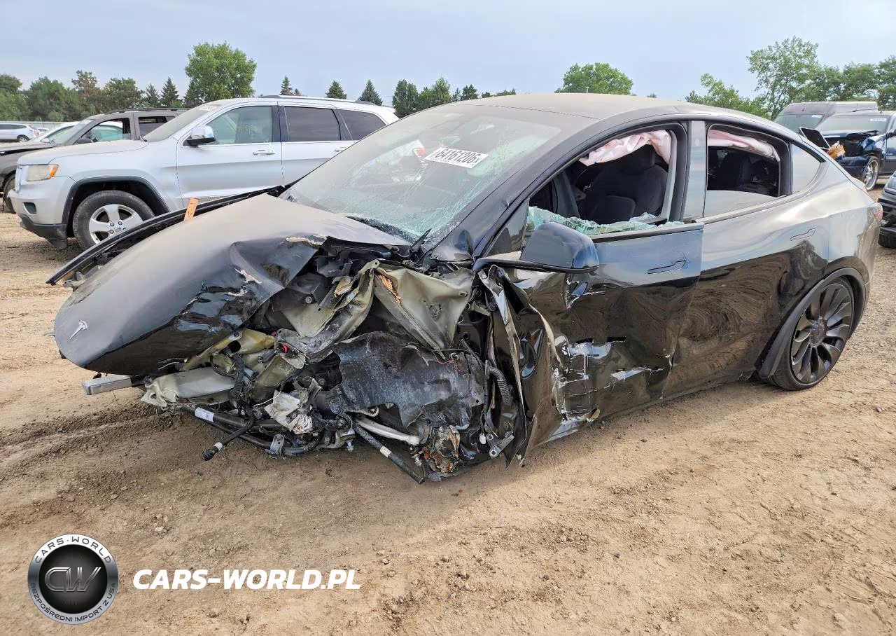 2022 Tesla Model Y VIN:7SAYGDEF5NF573944 - 1