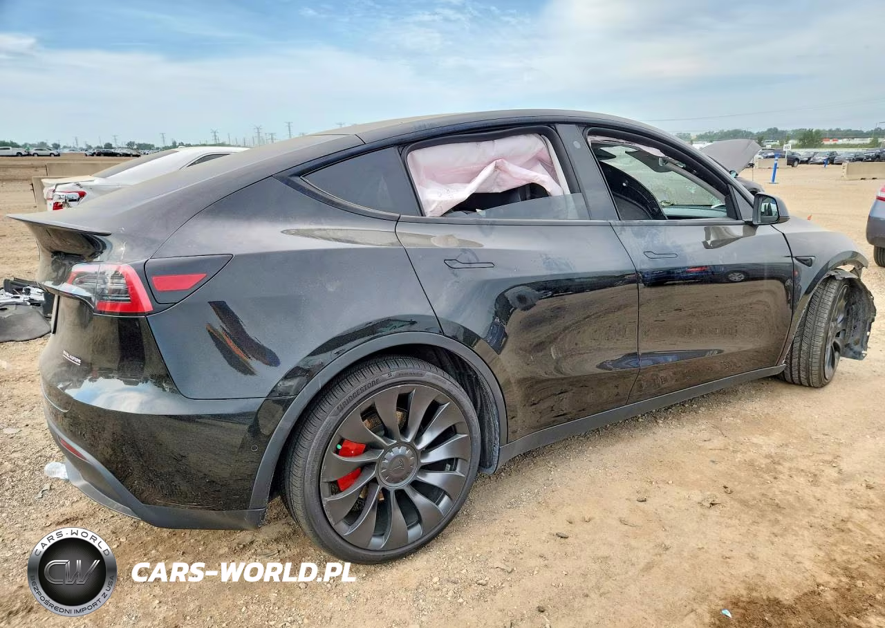 2022 Tesla Model Y VIN:7SAYGDEF5NF573944 - 3