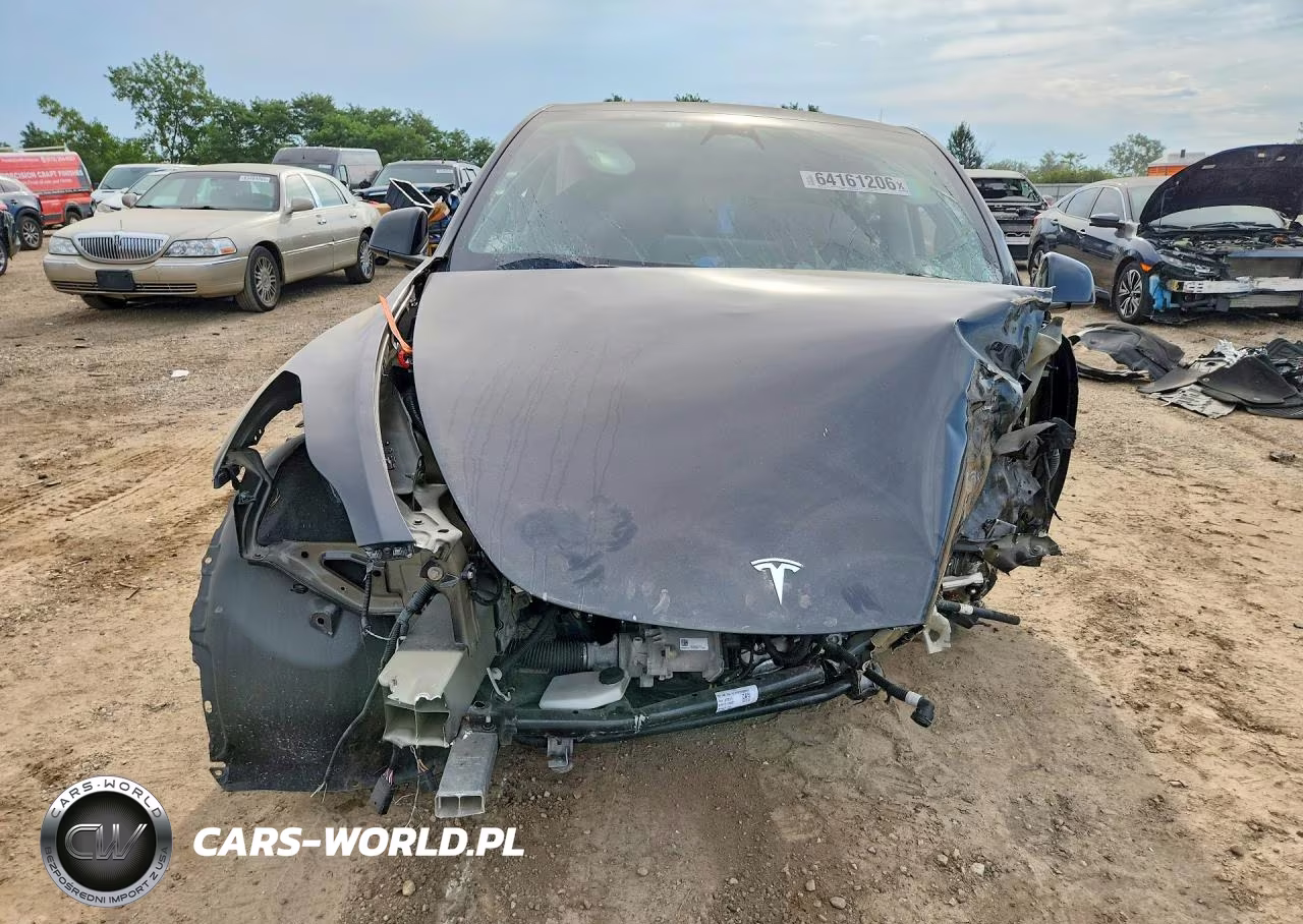 2022 Tesla Model Y VIN:7SAYGDEF5NF573944 - 5