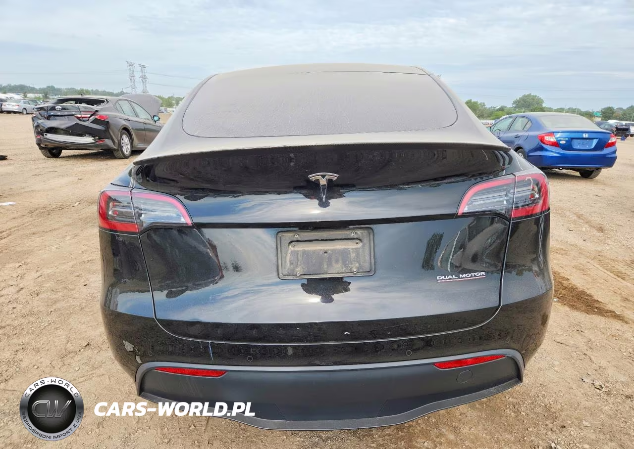 2022 Tesla Model Y VIN:7SAYGDEF5NF573944 - 6