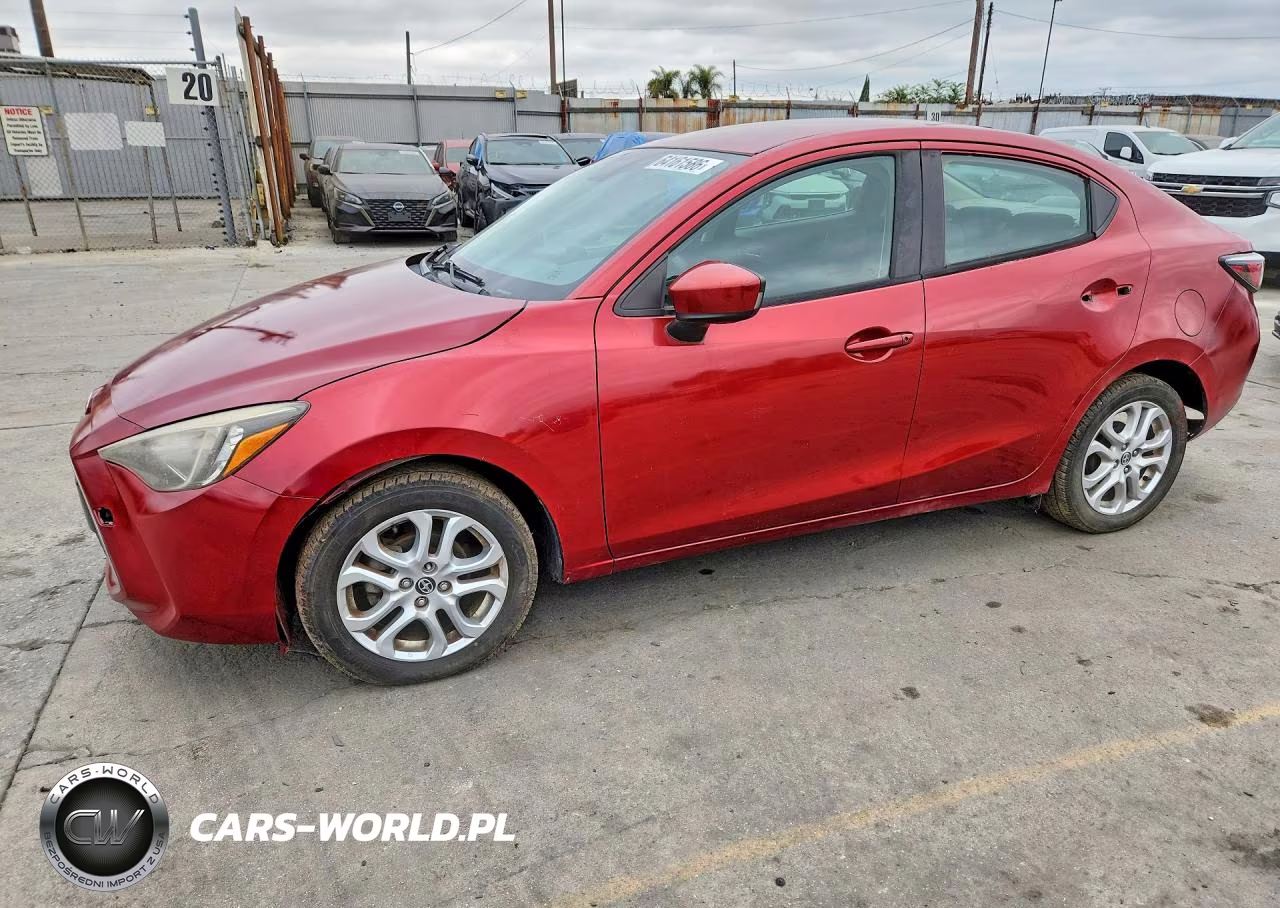 2017 Toyota Yaris Ia Base – zdjęcie 1 z 12