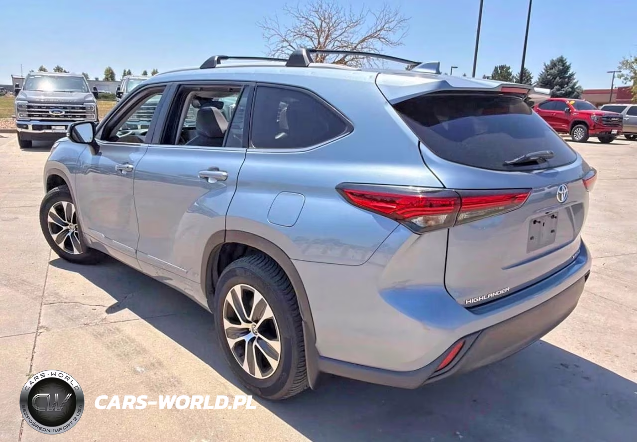 2022 Toyota Highlander Xle VIN:5TDHZRBHXNS241293 - 3