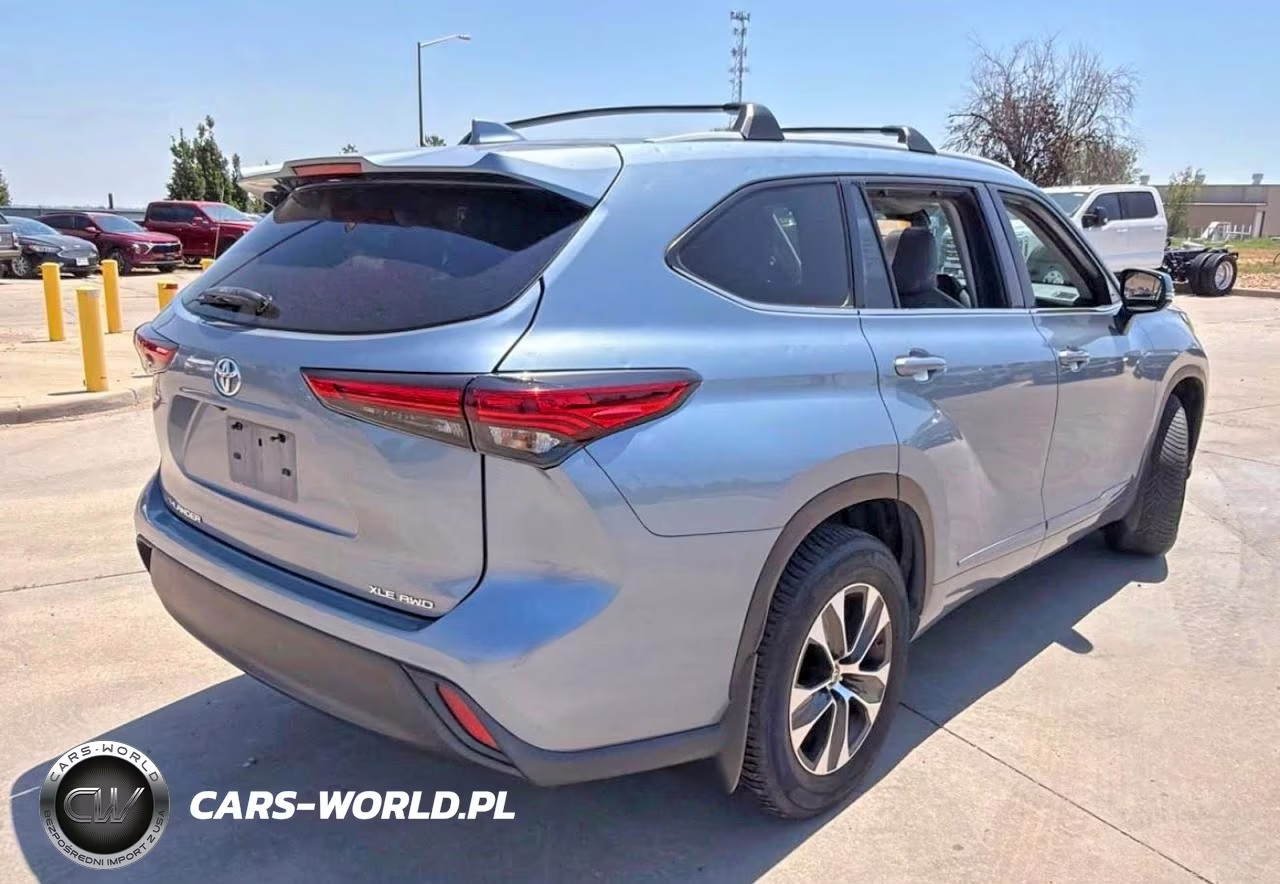 2022 Toyota Highlander Xle VIN:5TDHZRBHXNS241293 - 4
