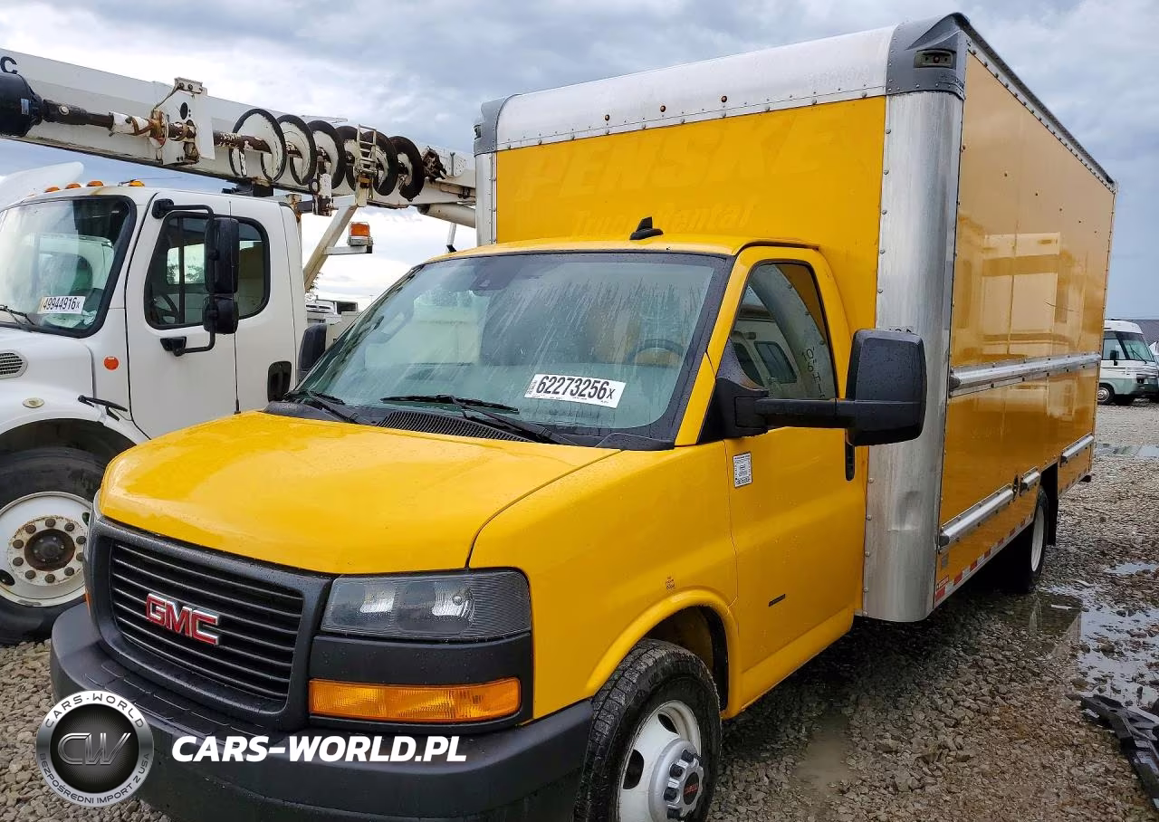 2022 GMC Savana Cut - Box Truck