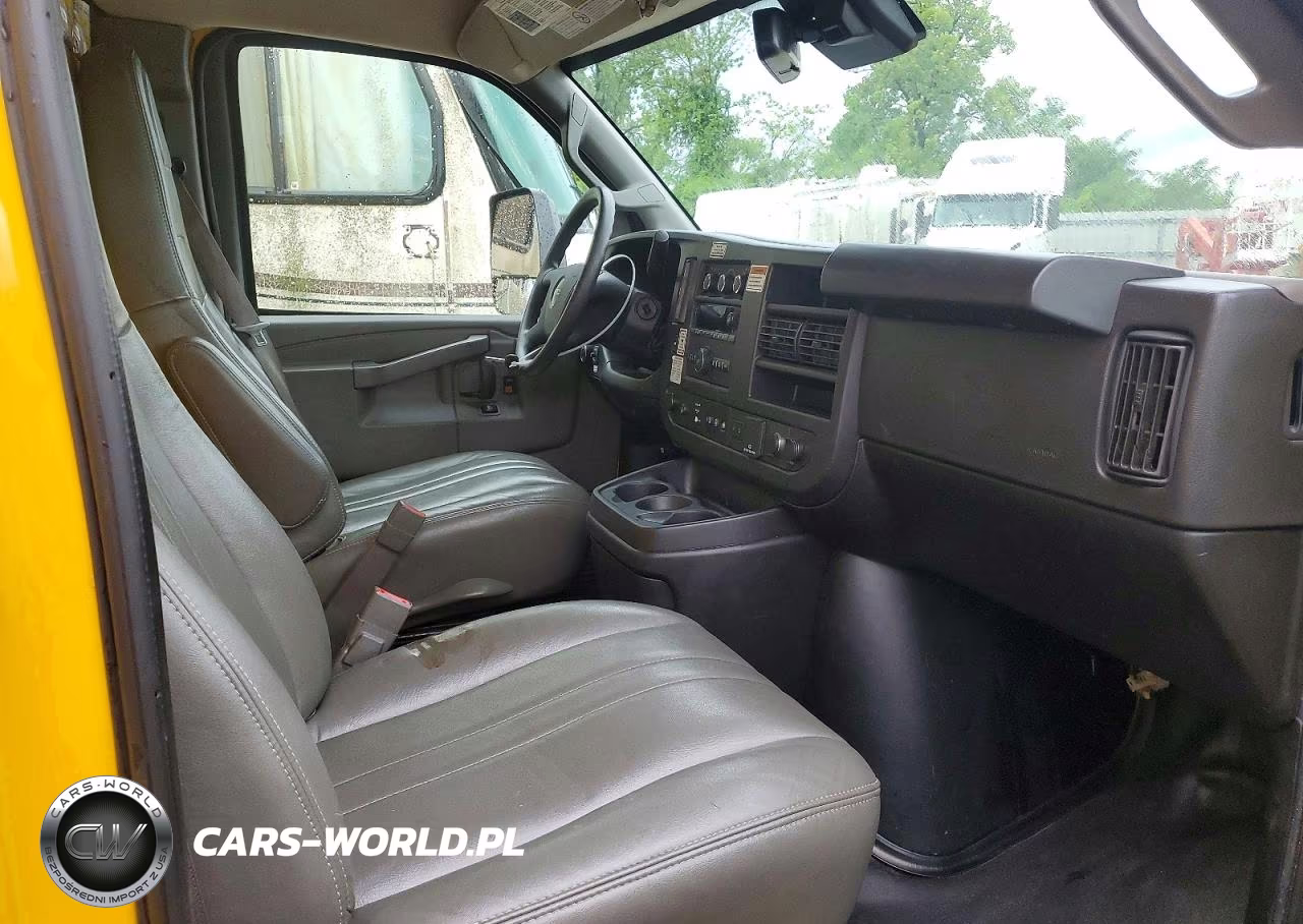 2022 GMC Savana Cut - Box Truck VIN:7GZ37TC7XNN002712 - 11