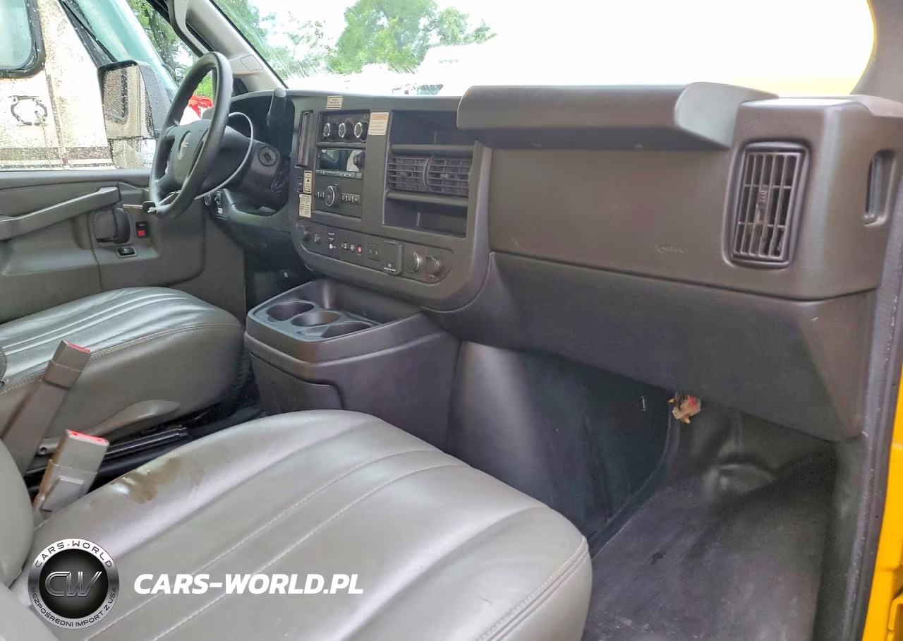 2022 GMC Savana Cut - Box Truck VIN:7GZ37TC7XNN002712 - 8