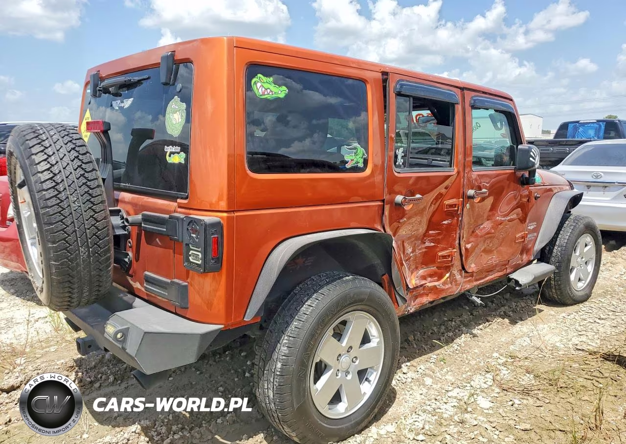 2011 Jeep Wrangler Unlimited Sahara VIN:1J4HA5H1XBL572490 - 3